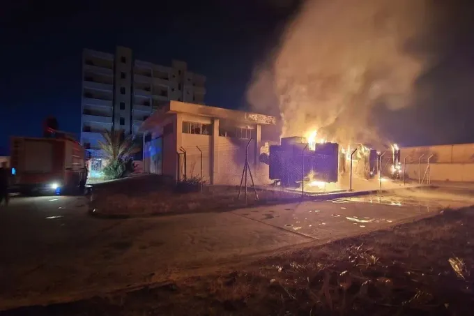موجة عنف تضرب ليبيا: تخريب اتصالات الغرب وحريق محطة الزاوية يستدعيان تحقيقاً أمريكياً