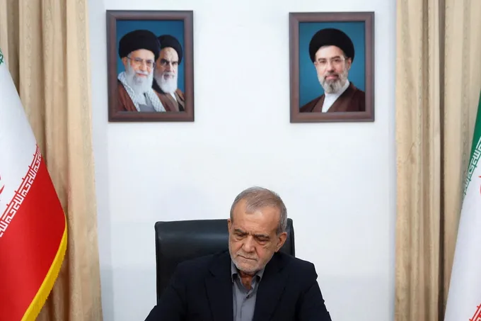 بزشكيان: إيران لا تسعى لحرب أوسع لكنها ستدافع عن أراضيها بكل قوتها