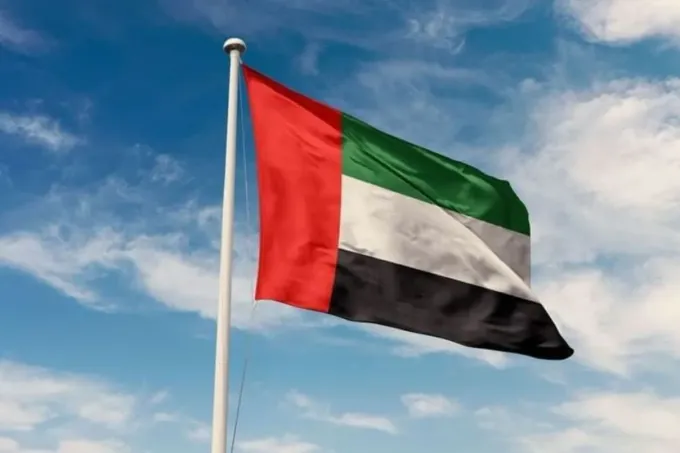 الإمارات تطالب بوقف فوري للتصعيد في المنطقة ولافروف يتصل بعبدالله بن زايد