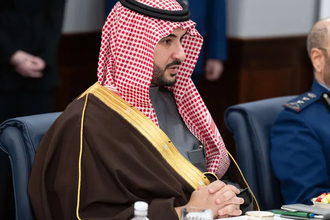 وزير الدفاع السعودي يلتقي فانس وترامب في واشنطن عقب الضربات على العراق