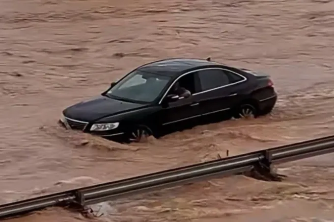 سيول تضرب غرب ليبيا وسط جدل حول أداء الحكومة