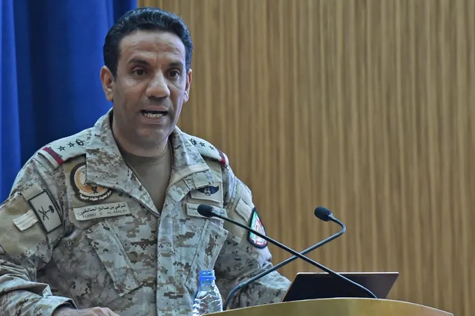 الدفاعات السعودية تعترض مسيّرات وصواريخ باليستية أطلقها الحوثيون نحو الرياض وخميس مشيط