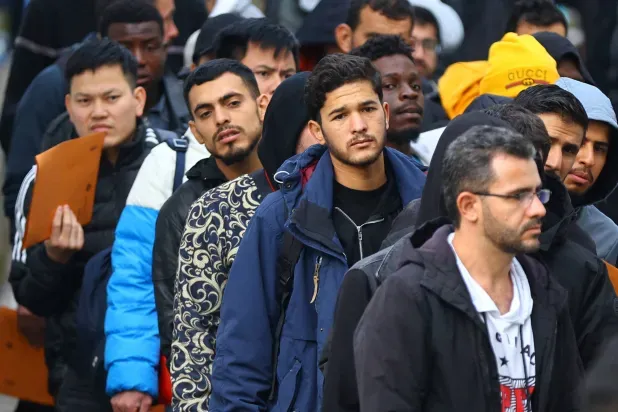 ألمانيا ترحّل 22 ألف مهاجر في 2025 وأوروبا تتجه نحو مراكز ترحيل خارج حدودها