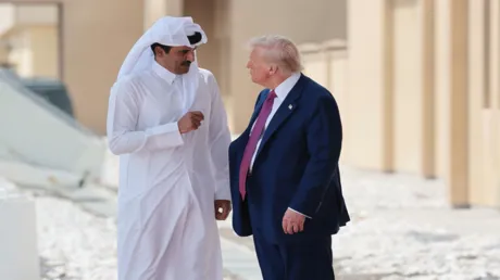 أمير قطر يؤكد لترامب ضرورة تغليب الحلول الدبلوماسية في المنطقة