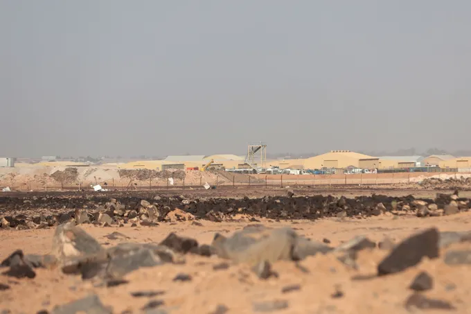 مسؤول أمريكي يُقرّ بتدمير إيران قاعدة الأسطول الخامس في البحرين وأضرار بطائرات في الأردن