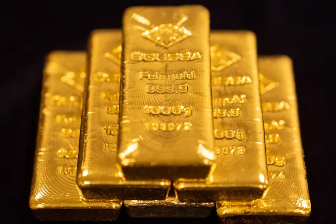 تذبذب أسعار النفط والذهب وسط هجمات الشرق الأوسط وترقب بيانات التضخم