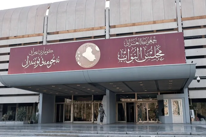 حملة الزيدي لمكافحة الفساد في العراق: إصلاح حقيقي أم تصفية حسابات؟