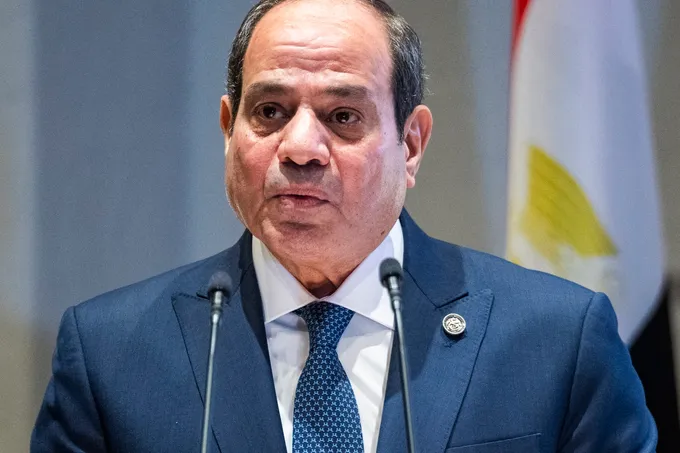 السيسي يطالب بزشكيان بوقف الاعتداءات على الدول العربية في قمة بريكس بنيودلهي