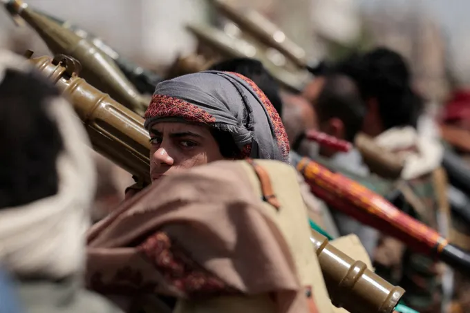 اشتباكات مأرب: الحوثيون يُقرّون بمقتل 12 عنصراً والجيش اليمني يواصل عملياته