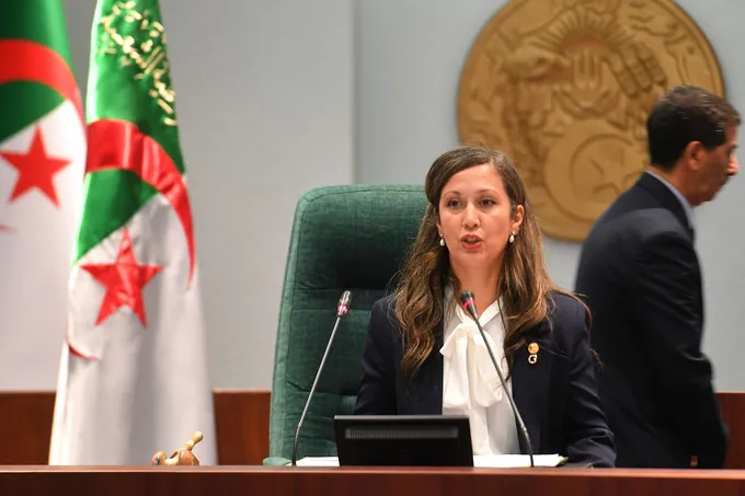 خليدة بوفدش أول امرأة تترأس البرلمان الجزائري منذ الاستقلال