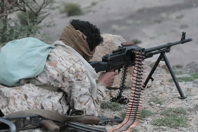 القوات الحكومية اليمنية تتقدم نحو المخا وتعز في إطار عملية «فجر اليمن»