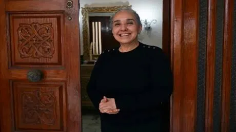 القضاء التونسي يحكم بسجن المحامية سنية الدهماني عامين بسبب انتقادها أوضاع السجون