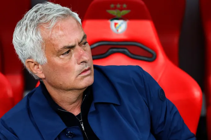 ريال مدريد يُعيّن مورينيو مدرباً لثلاثة مواسم خلفاً لأنشيلوتي
