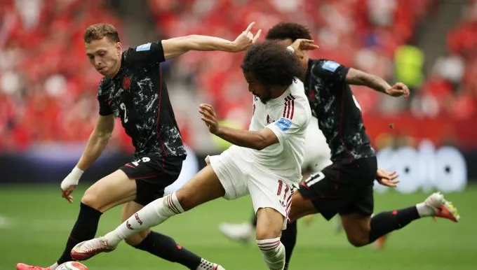 كندا تسحق قطر بسداسية نظيفة في مونديال 2026 وسط طرد لاعبَين